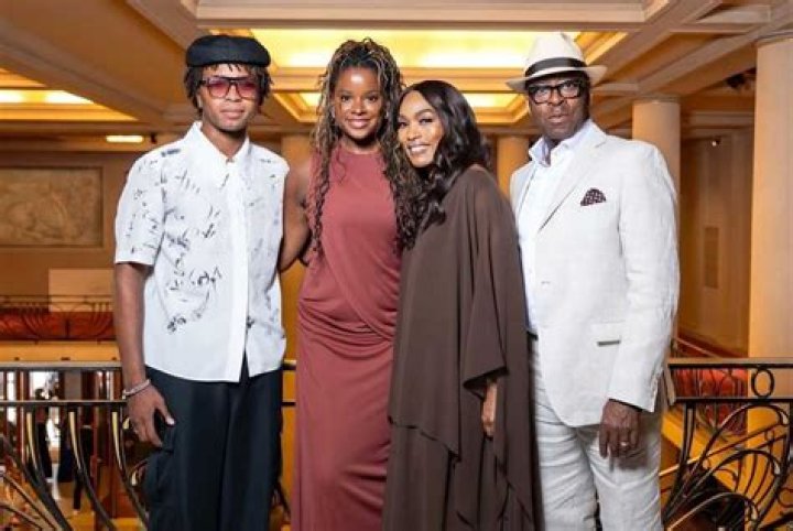 Angela Bassett Twin Sister: Unveiling the Fascinating Story