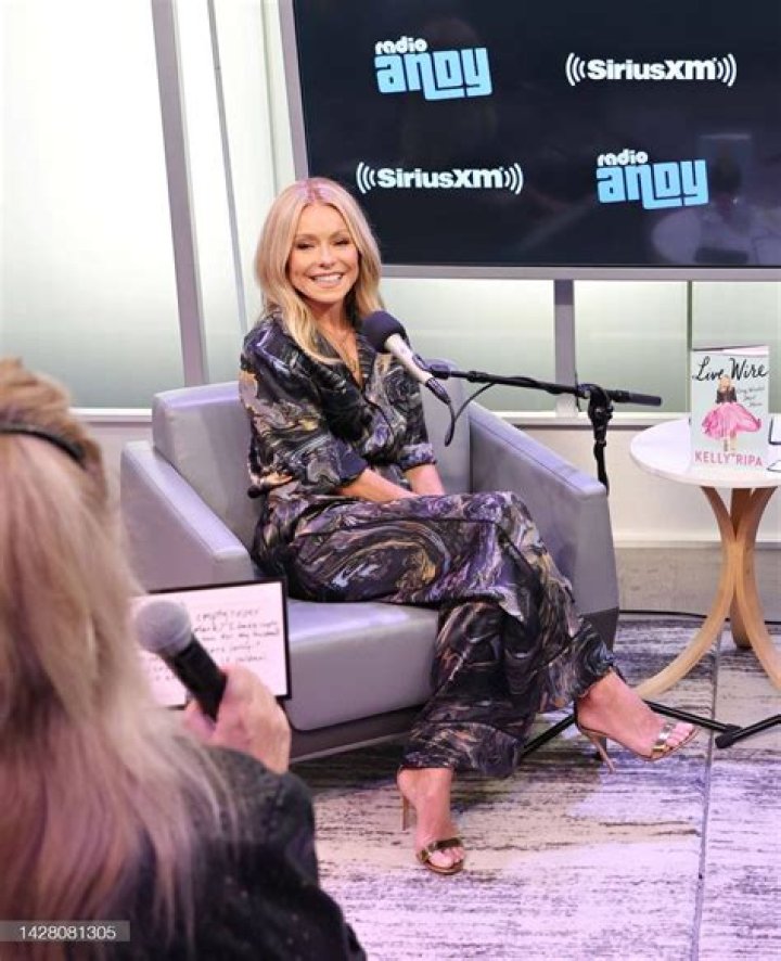 Kelly Ripa Feet: A Comprehensive Look at the Iconic TV Host's Journey and Personal Life