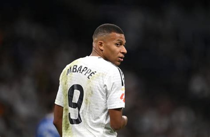 Pink Hair Mbapp&eacute;: The Bold Look That Captured the World's Attention